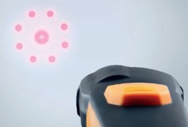 Le laser rouge du 805i marque le point de mesure du thermomètre à infrarouge