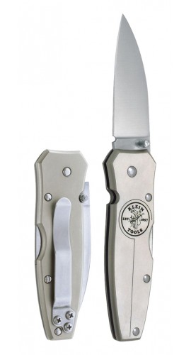Klein Tools 44001 Couteau &amp;agrave; cran, lame &amp;agrave; pointe tombante de 6,4 cm-