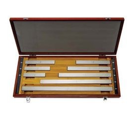 Mitutoyo 516-437-26 Metric Gauge Block Square Steel Set, grade 00-